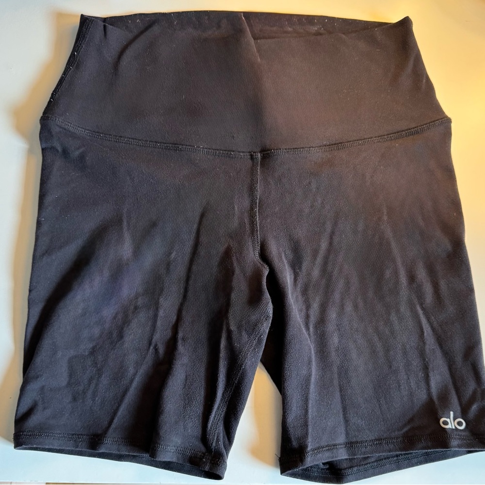 ALO Yoga Women's Black 7” High-Waist Shorts